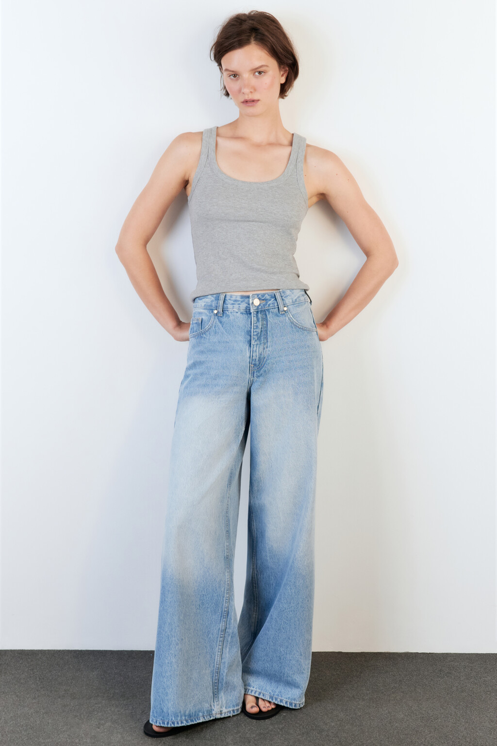Джинсы широкие с высокой посадкой - цвет голубой - 4
