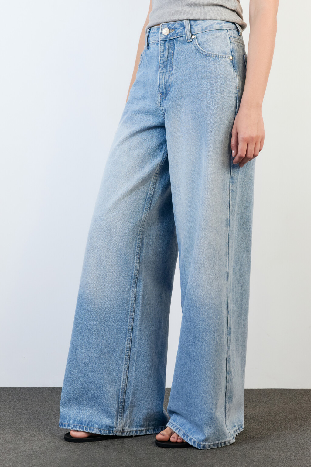 Джинсы широкие с высокой посадкой - цвет голубой - 1