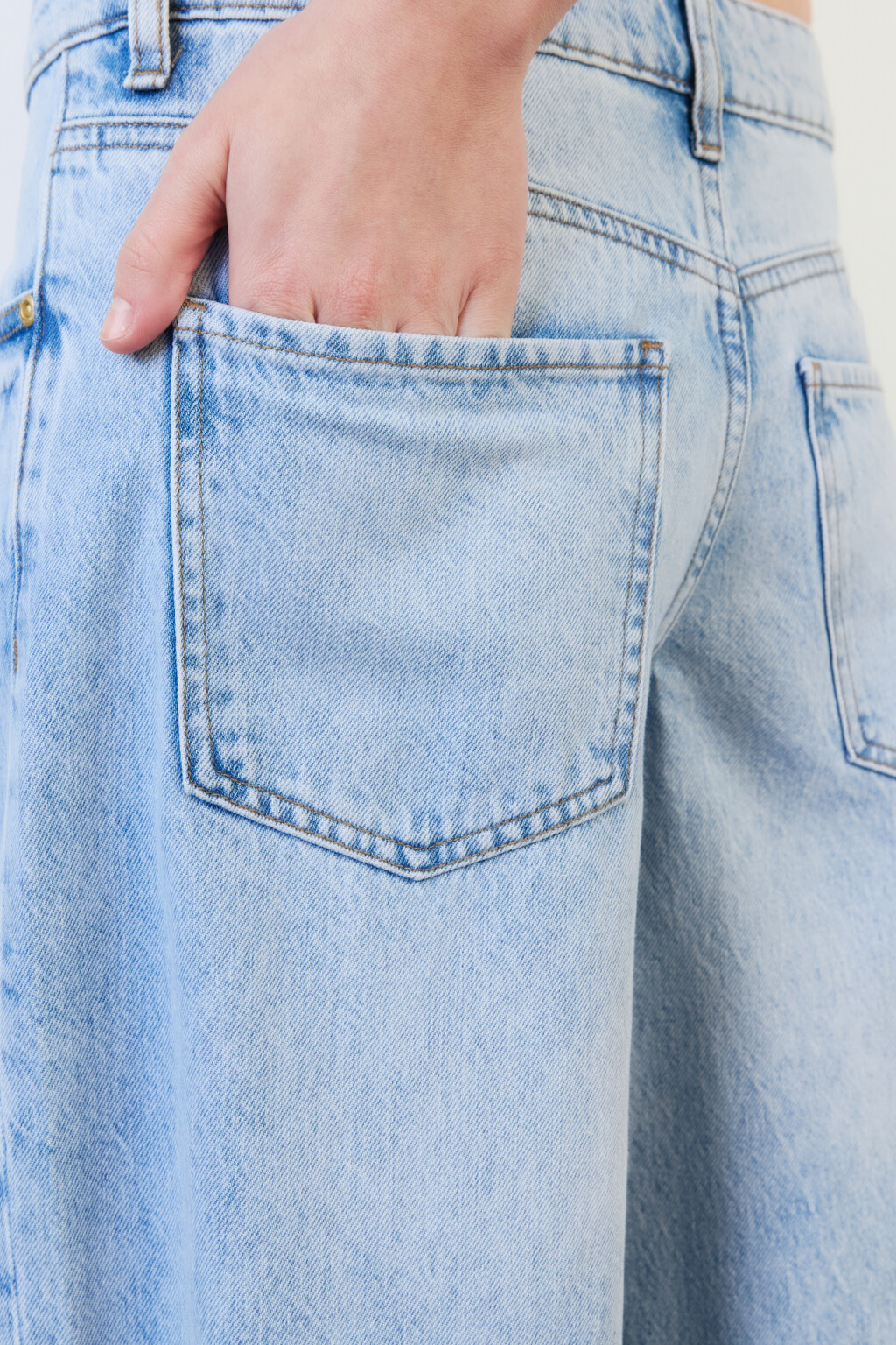 Джинсы barrel fit широкие с открытыми срезами - цвет голубой - 5