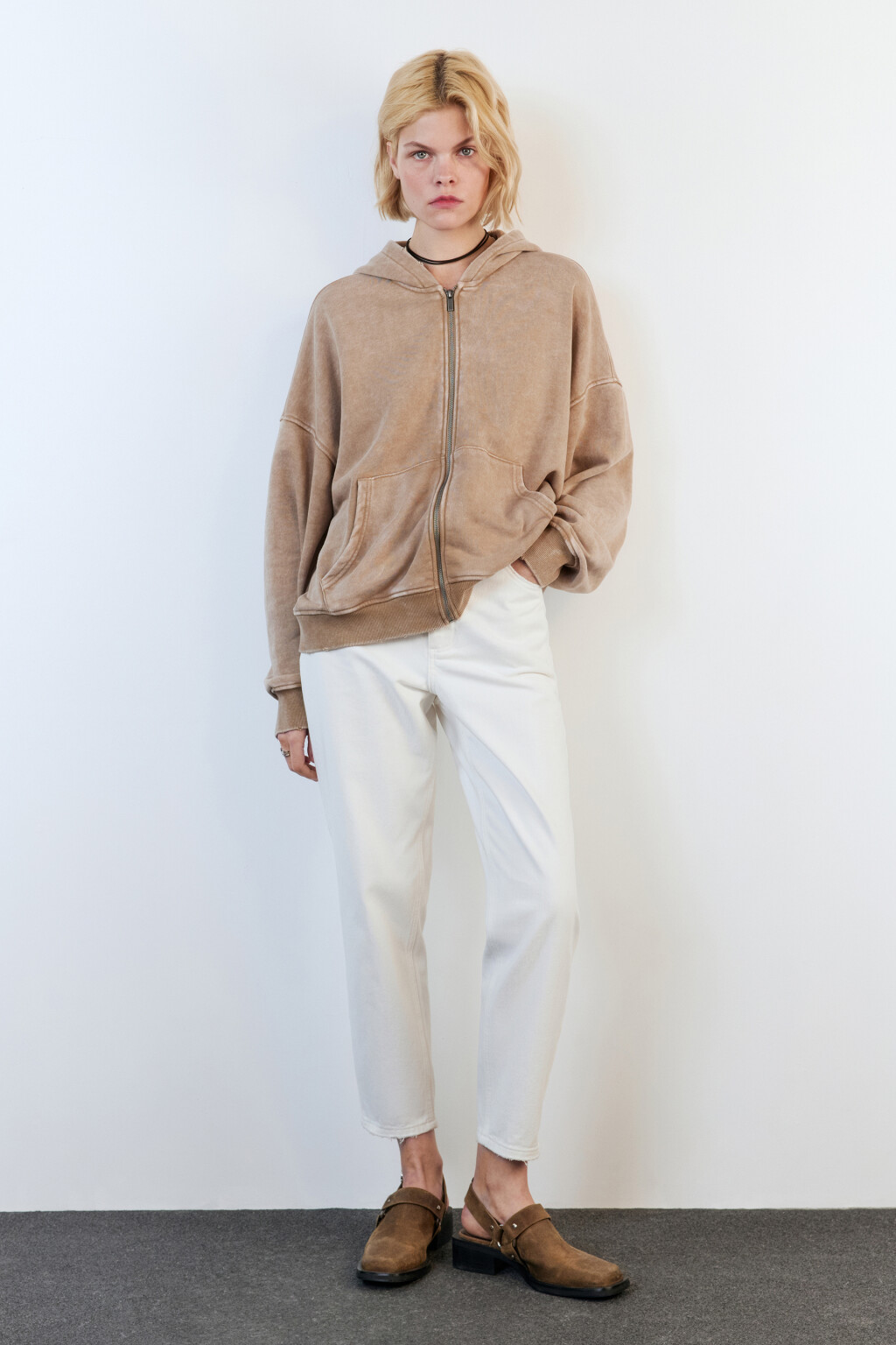 Джинсы mom's с высокой посадкой и ремнем - цвет белый - 5