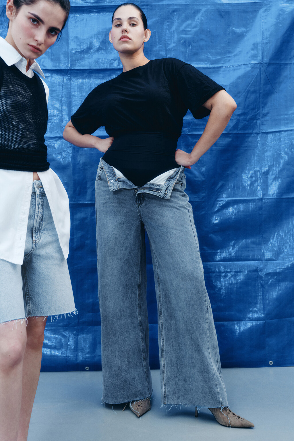 Джинсы широкие с открытыми срезами - цвет синий - 8