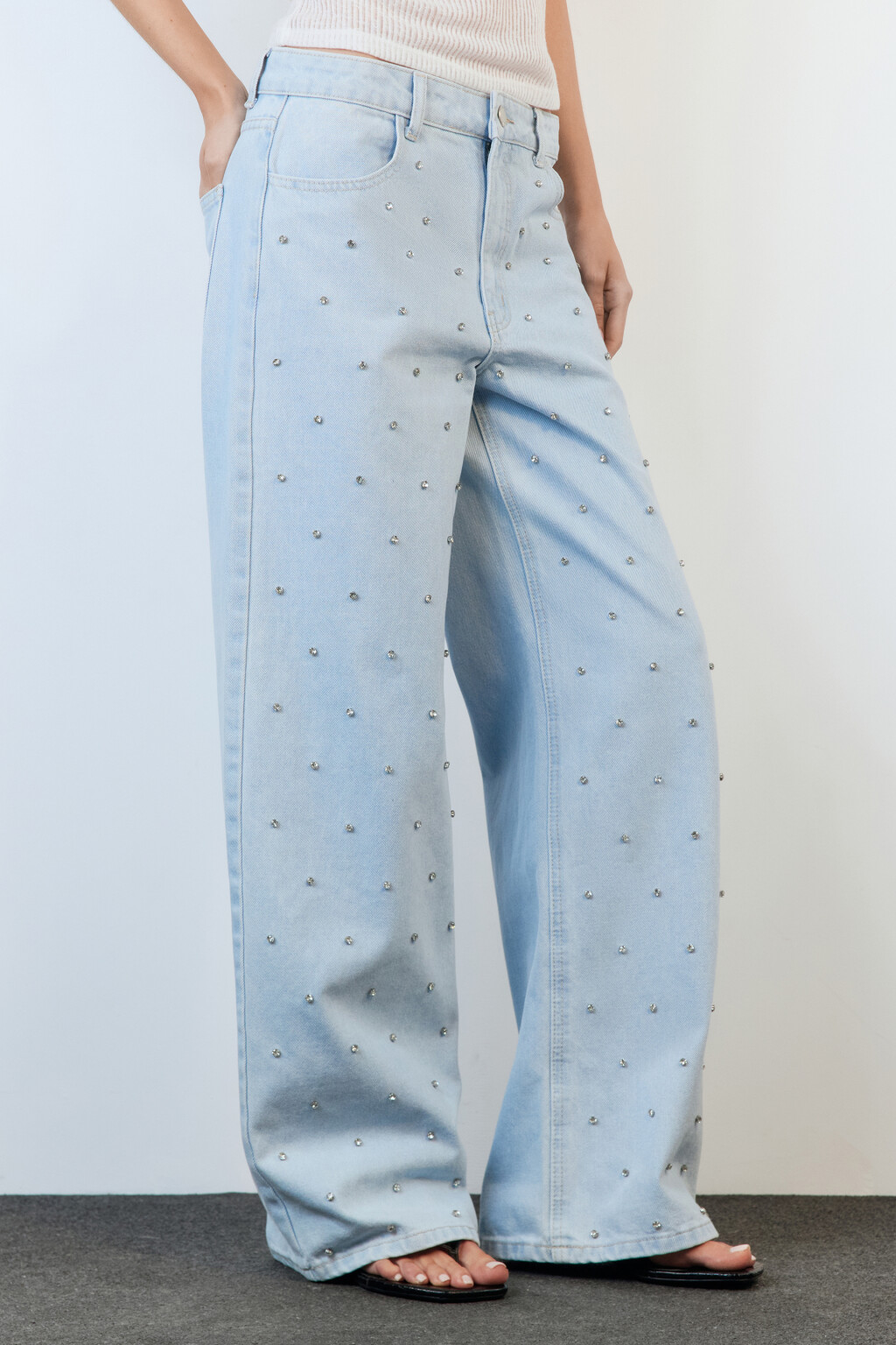 Джинсы wide широкие со стразами - цвет голубой - 5