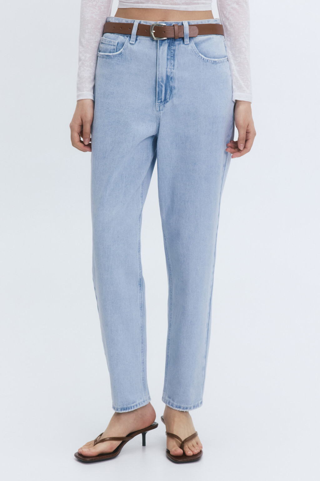 Джинсы mom fit с высокой посадкой и ремнем - цвет голубой - 2