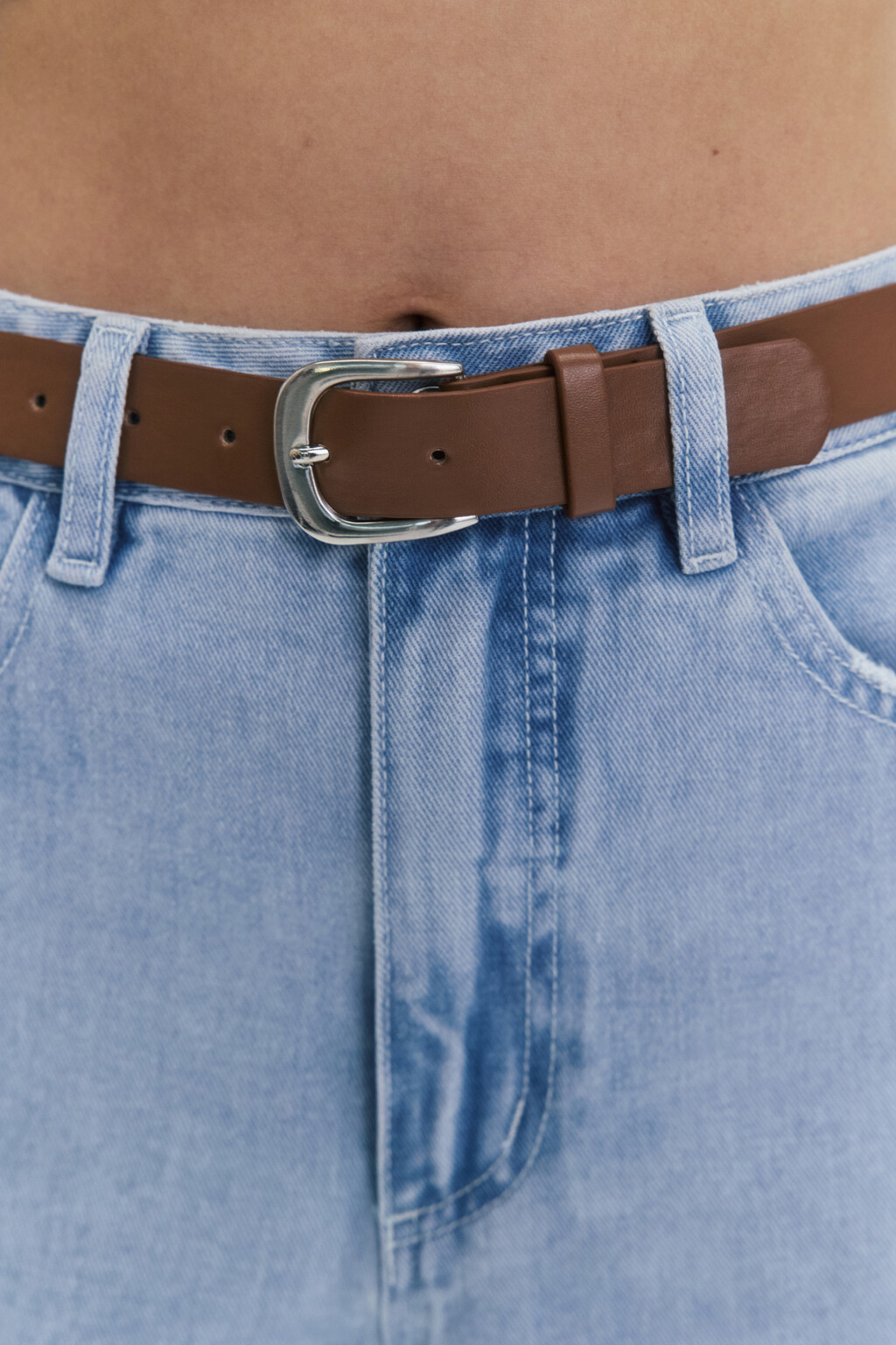 Джинсы mom fit с высокой посадкой и ремнем - цвет голубой - 6