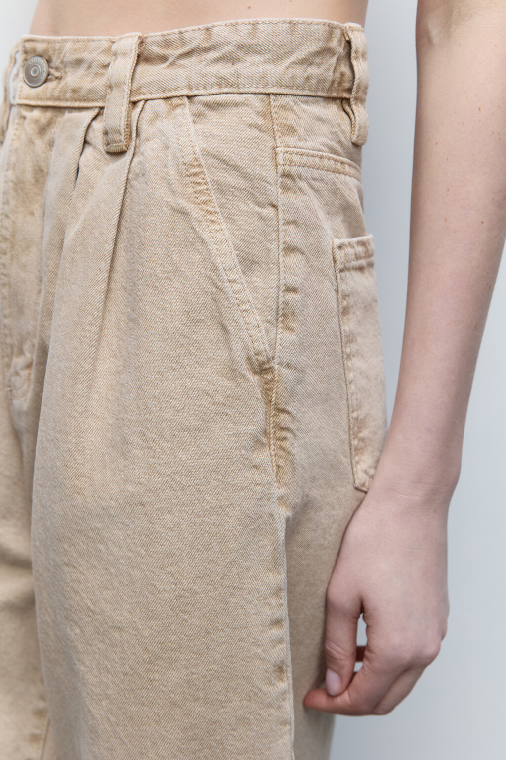 Шорты-бермуды джинсовые с высокой посадкой - цвет бежевый - 7