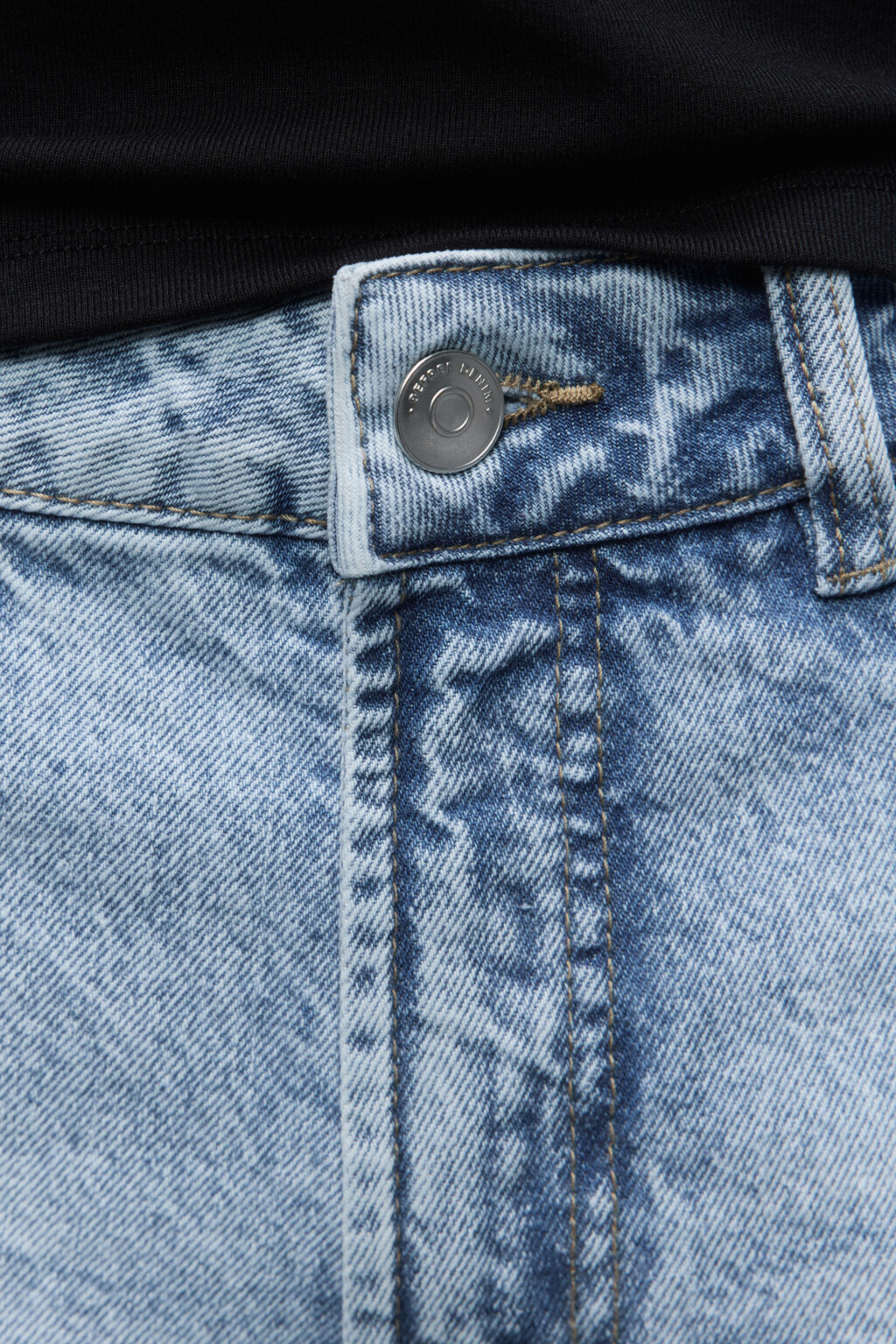 Шорты джинсовые с открытыми срезами - цвет голубой - 6