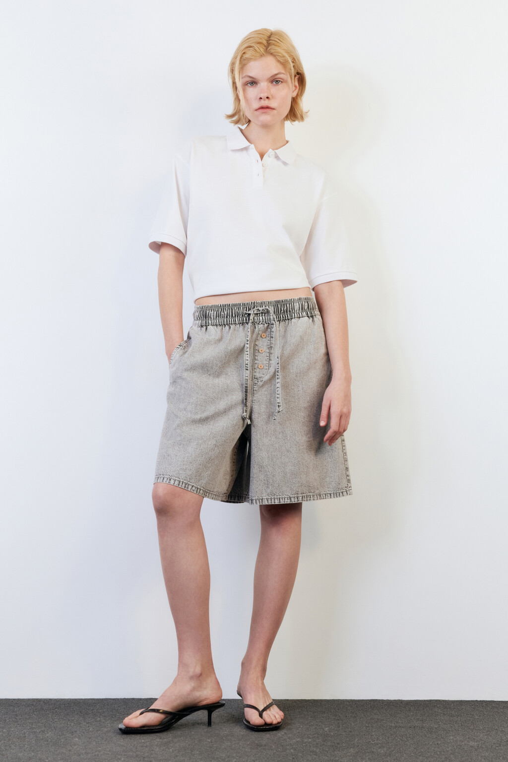 Шорты джинсовые свободные с поясом на завязках - цвет серый - 5