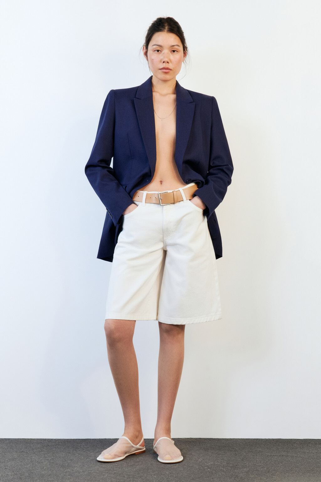 Шорты джинсовые с высокой посадкой и ремнем - цвет белый - 5