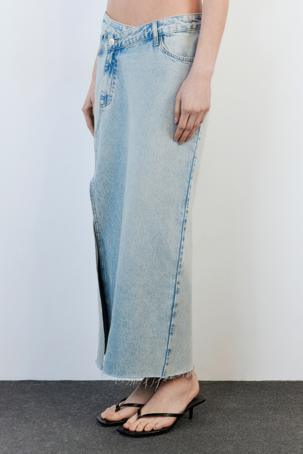 Юбка миди джинсовая с асимметричным поясом - цвет синий - 3