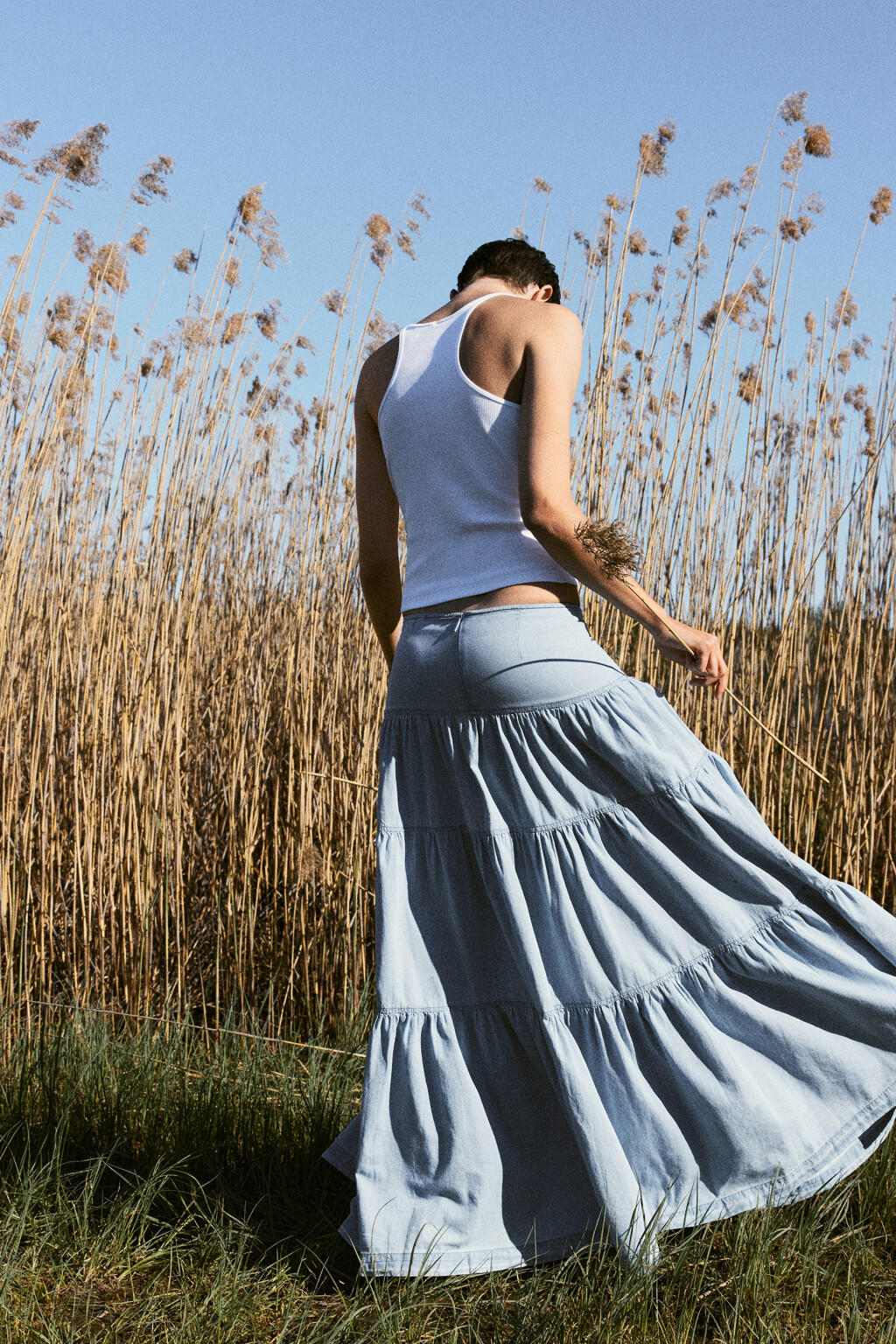 Юбка-трапеция макси джинсовая ярусная - цвет голубой - 8