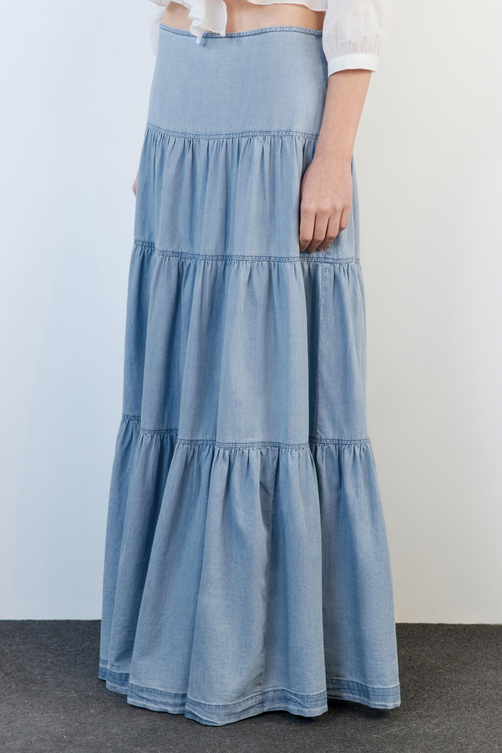 Юбка-трапеция макси джинсовая ярусная - цвет голубой - 3