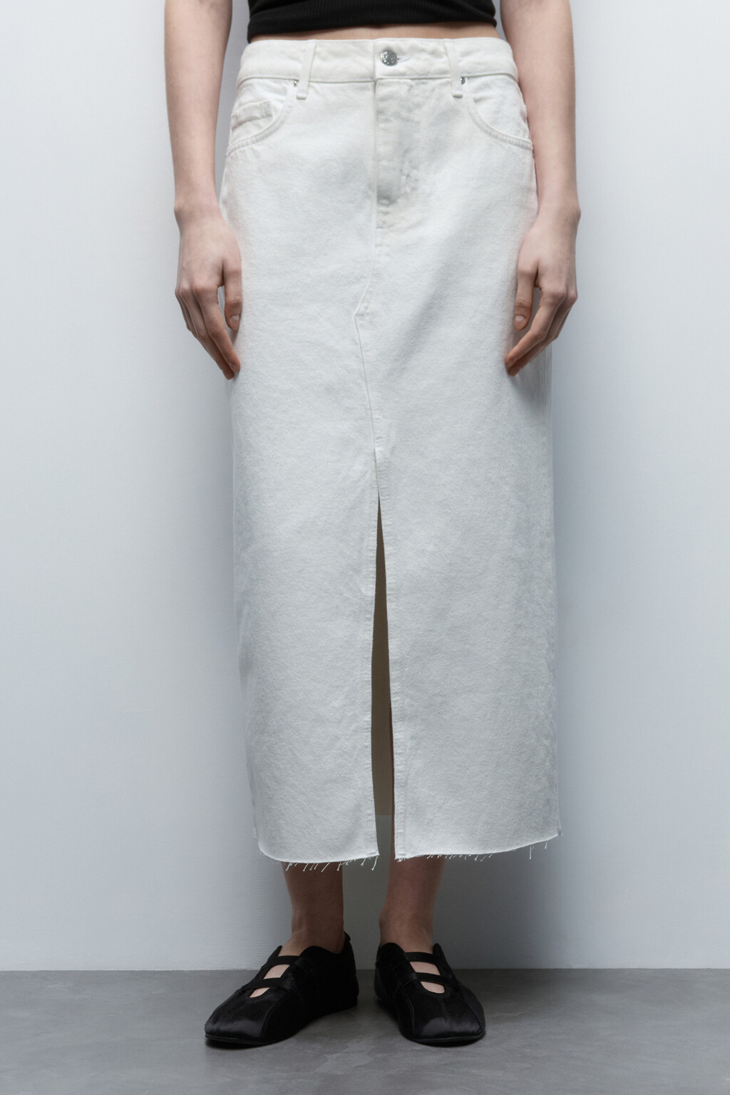 Юбка миди джинсовая с открытыми срезами - цвет белый - 2