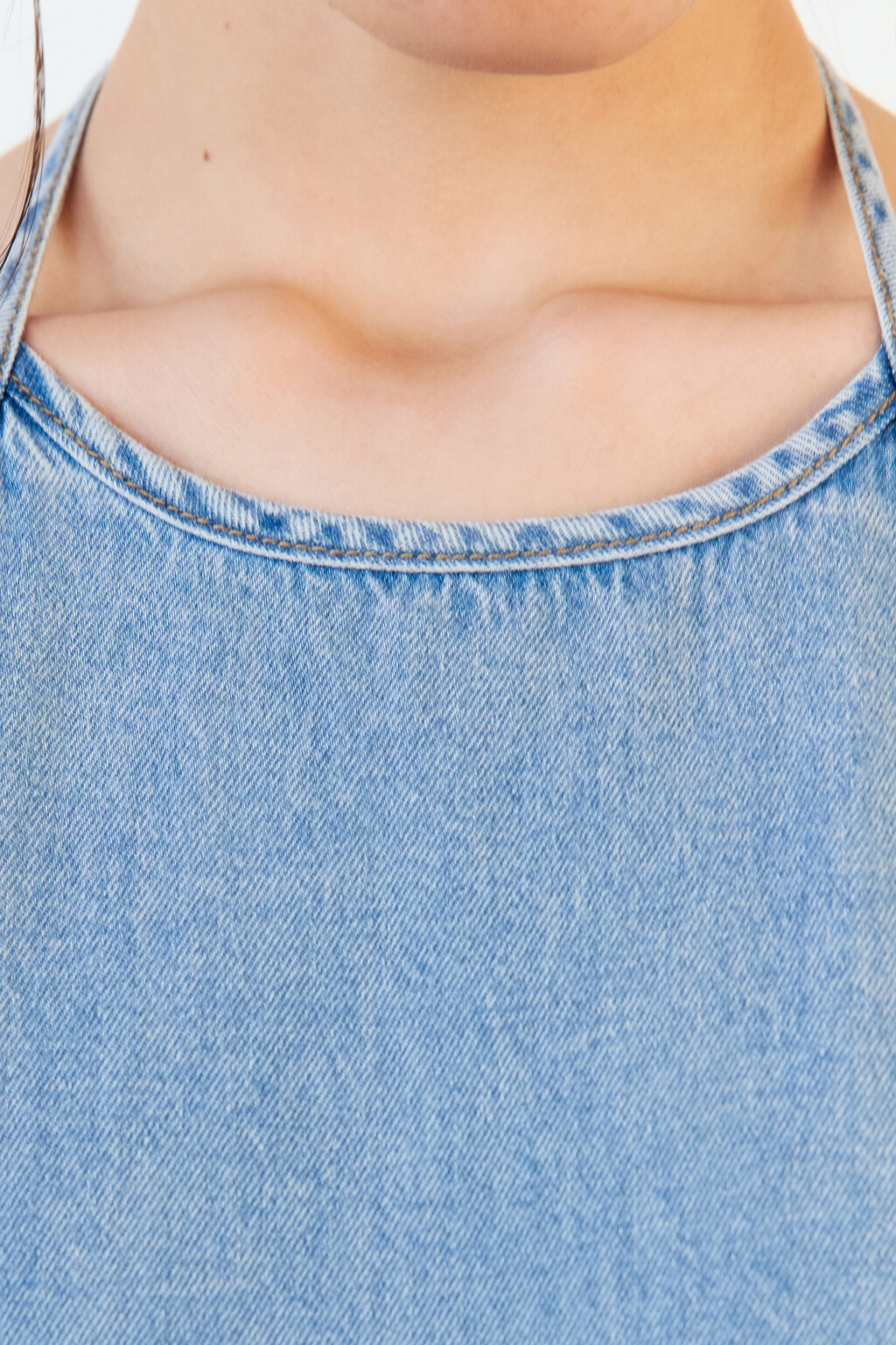 Платье-сарафан макси джинсовое на бретельках - цвет голубой - 8