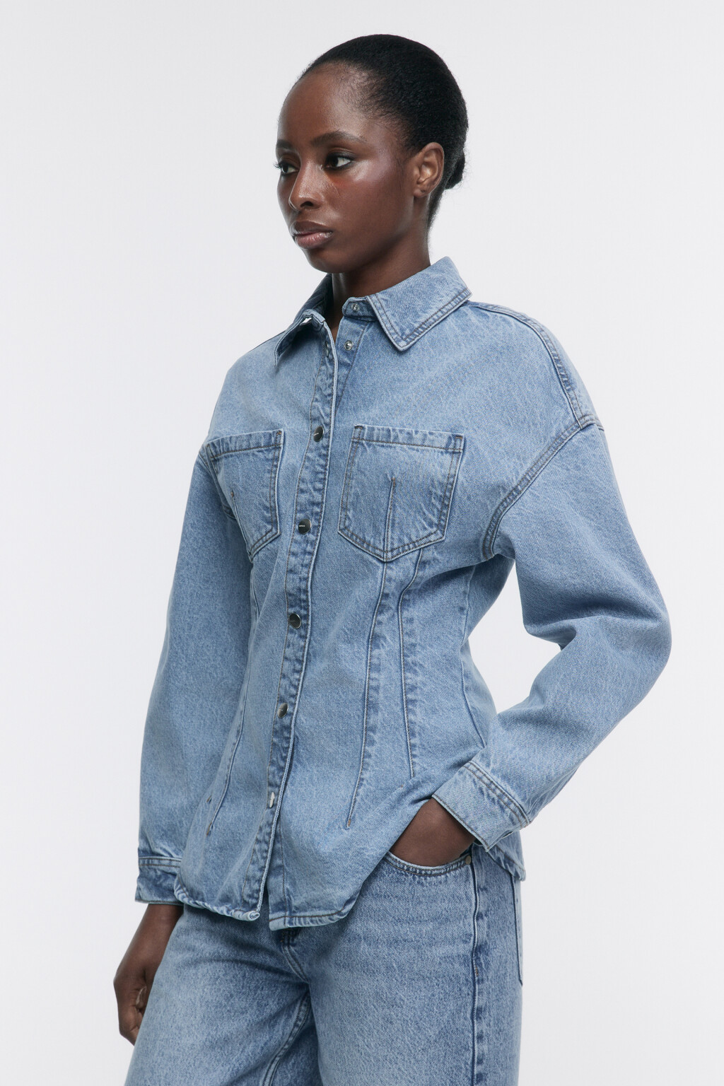 Блузка-рубашка джинсовая приталенная - цвет голубой - 3