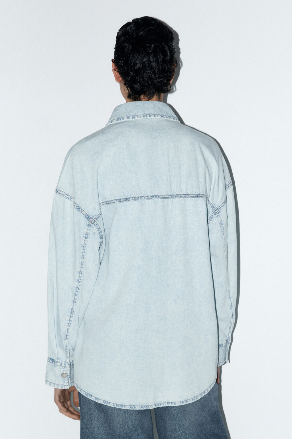 Рубашка oversize джинсовая с карманами - цвет голубой - 4