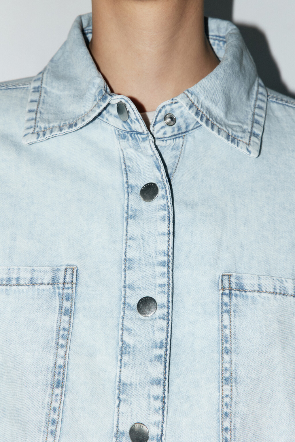 Рубашка oversize джинсовая с карманами - цвет голубой - 6