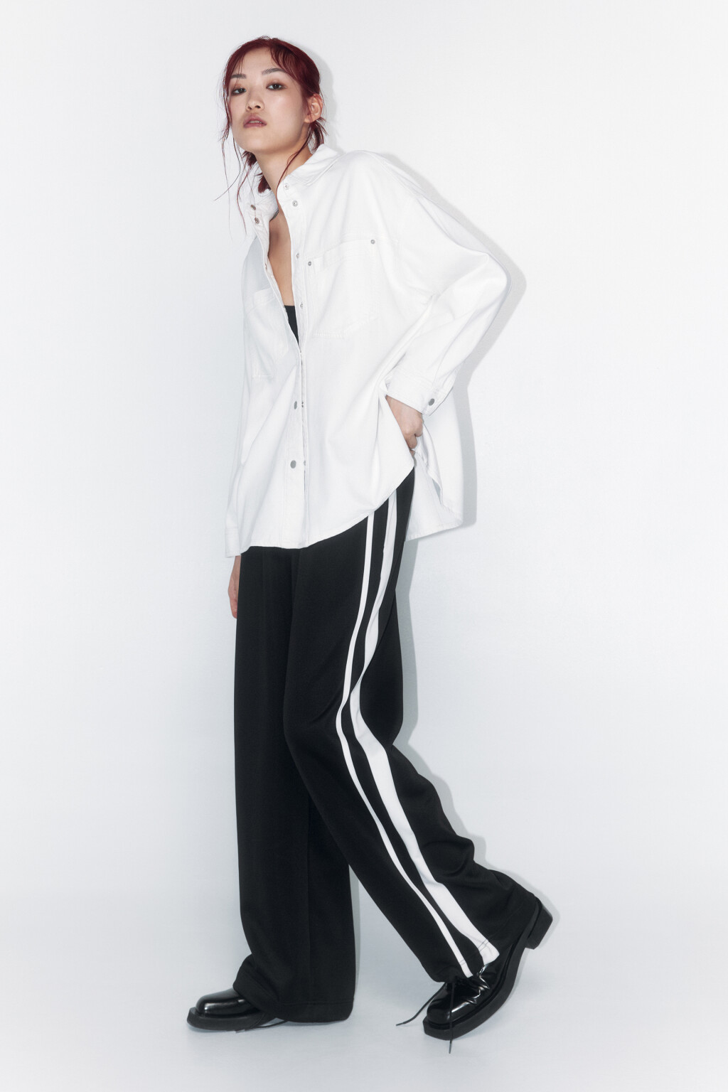 Рубашка джинсовая oversize с карманами - цвет белый - 1