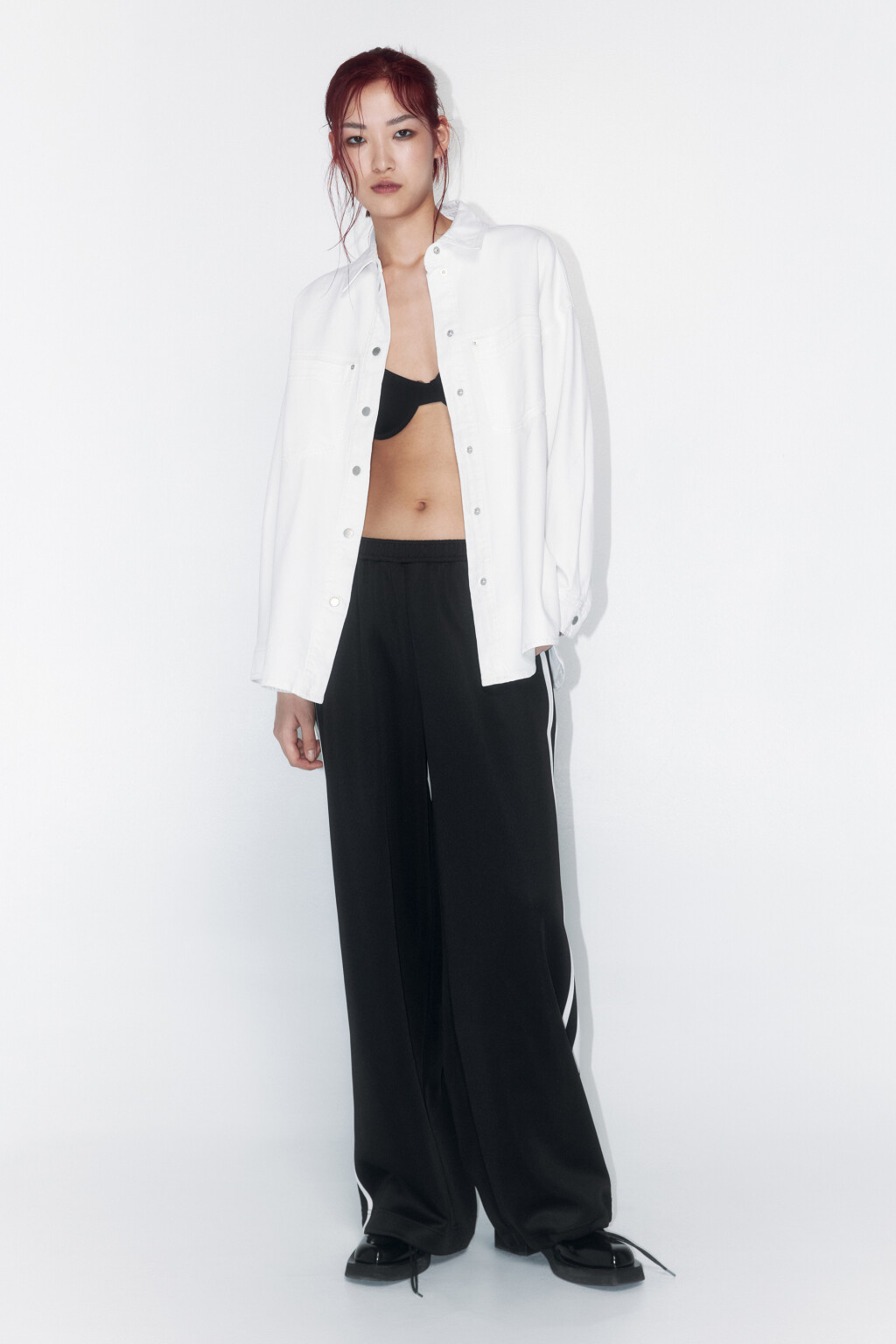 Рубашка джинсовая oversize с карманами - цвет белый - 5