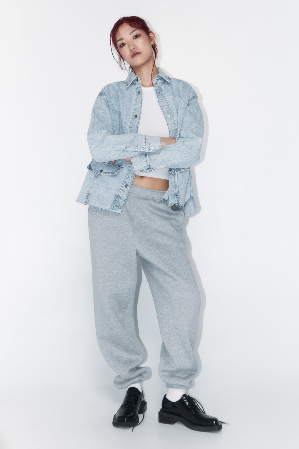 Рубашка джинсовая с открытыми срезами - цвет голубой - 1