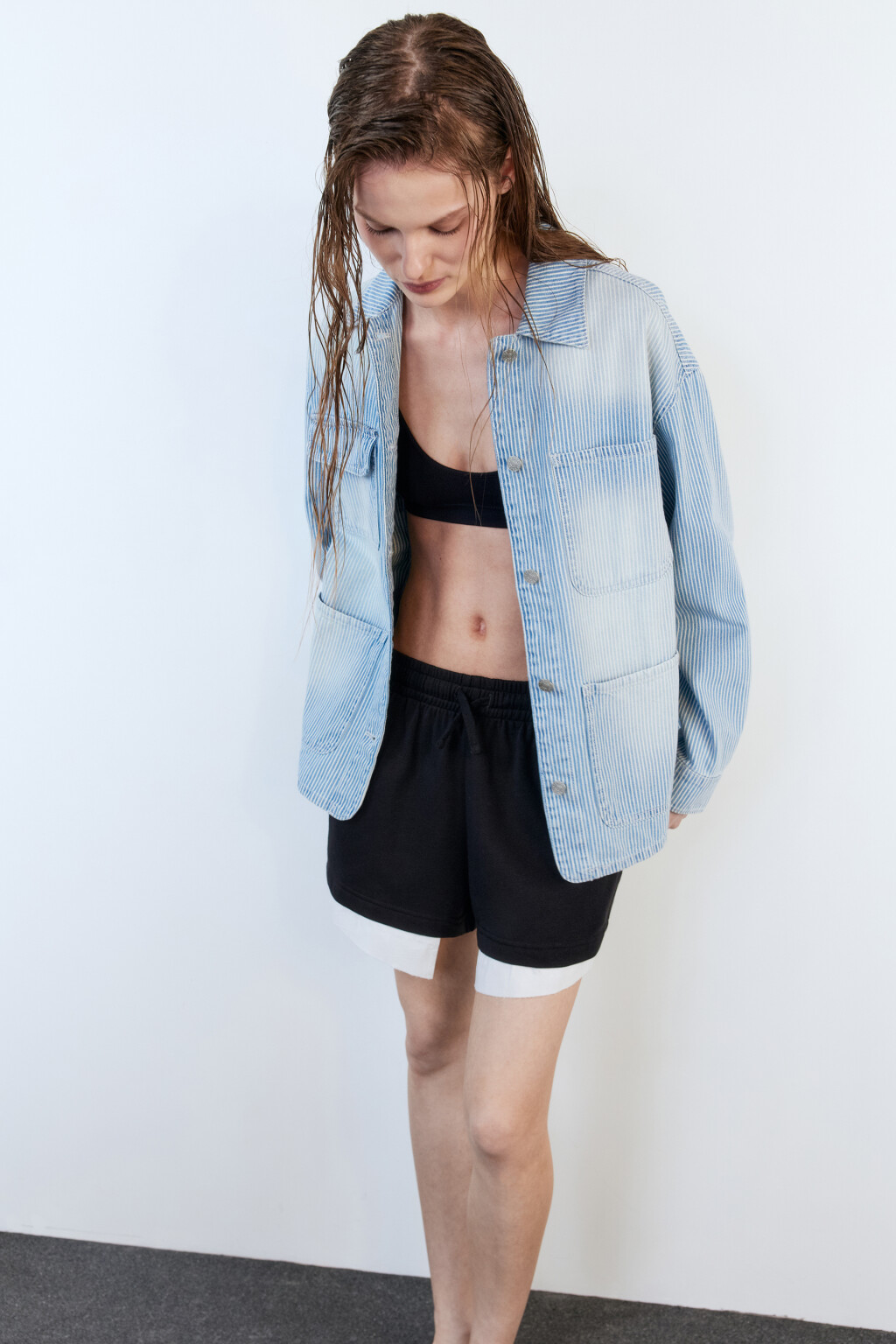 Рубашка джинсовая в полоску с карманами - цвет голубой - 1