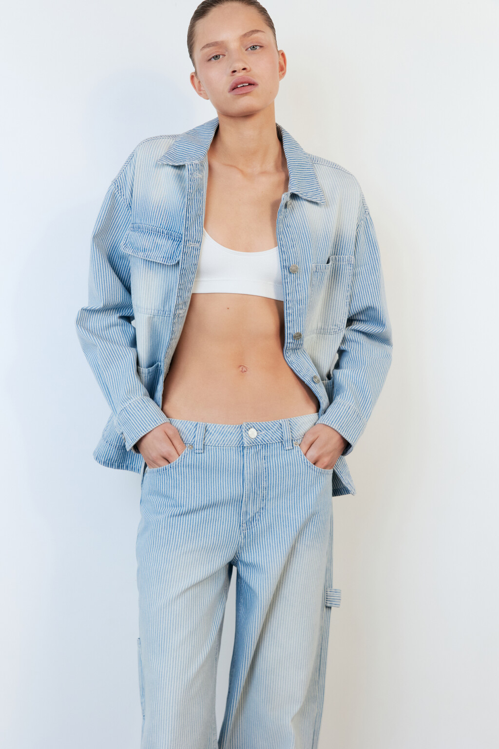 Рубашка джинсовая в полоску с карманами - цвет голубой - 9
