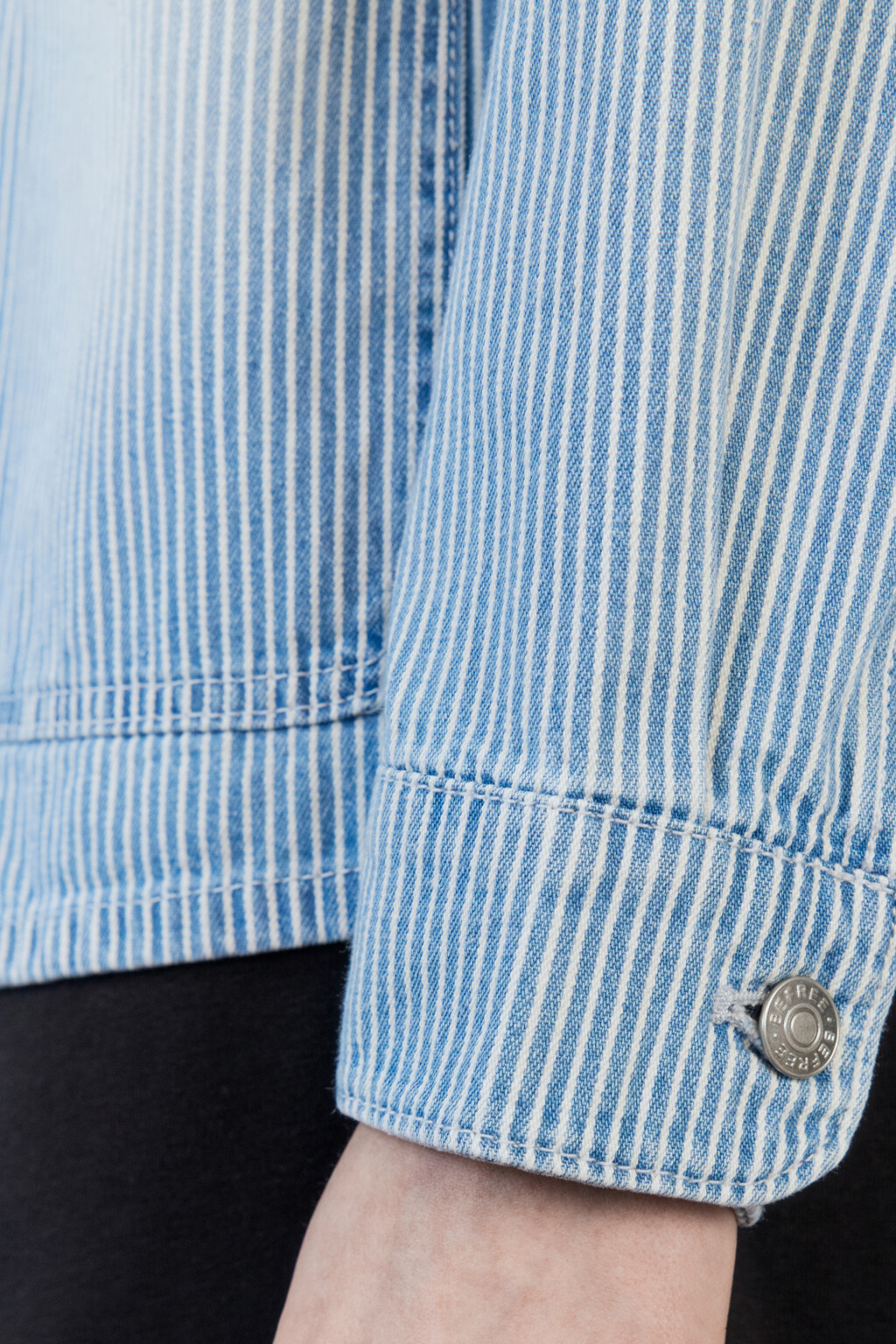 Рубашка джинсовая в полоску с карманами - цвет голубой - 8