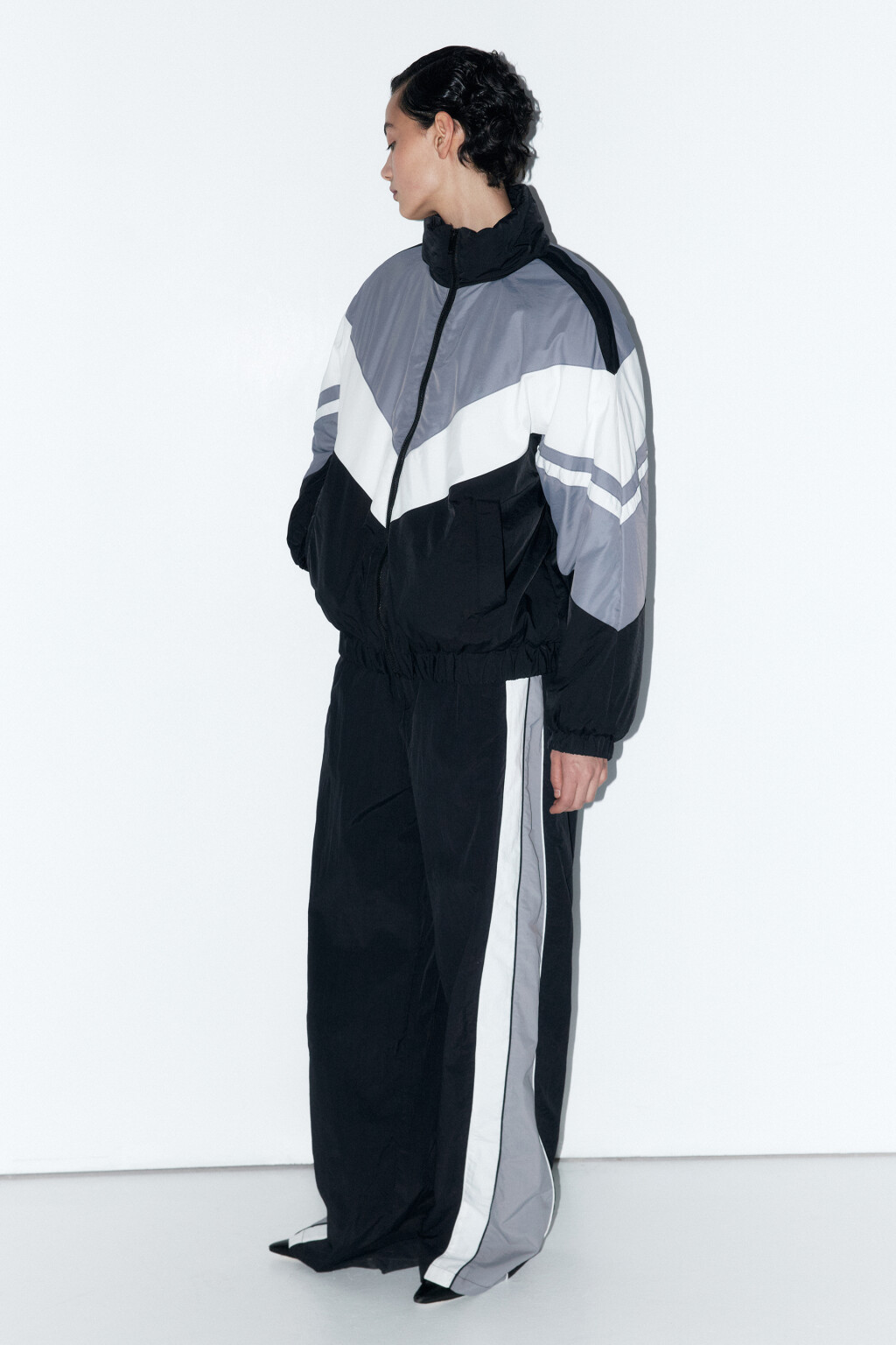 Брюки широкие с лампасами - цвет черный - 5