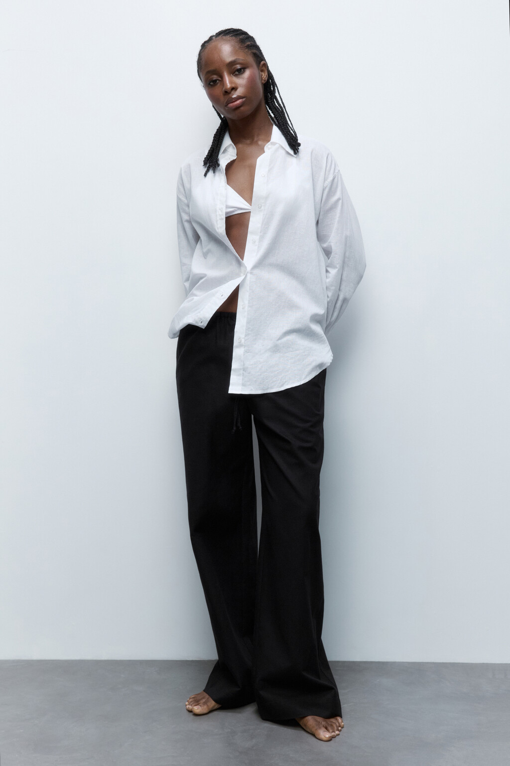 Брюки широкие льняные с поясом-резинкой - цвет черный - 4