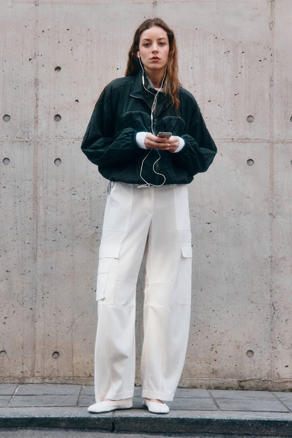 Брюки-карго широкие из льняной ткани - цвет белый - 8