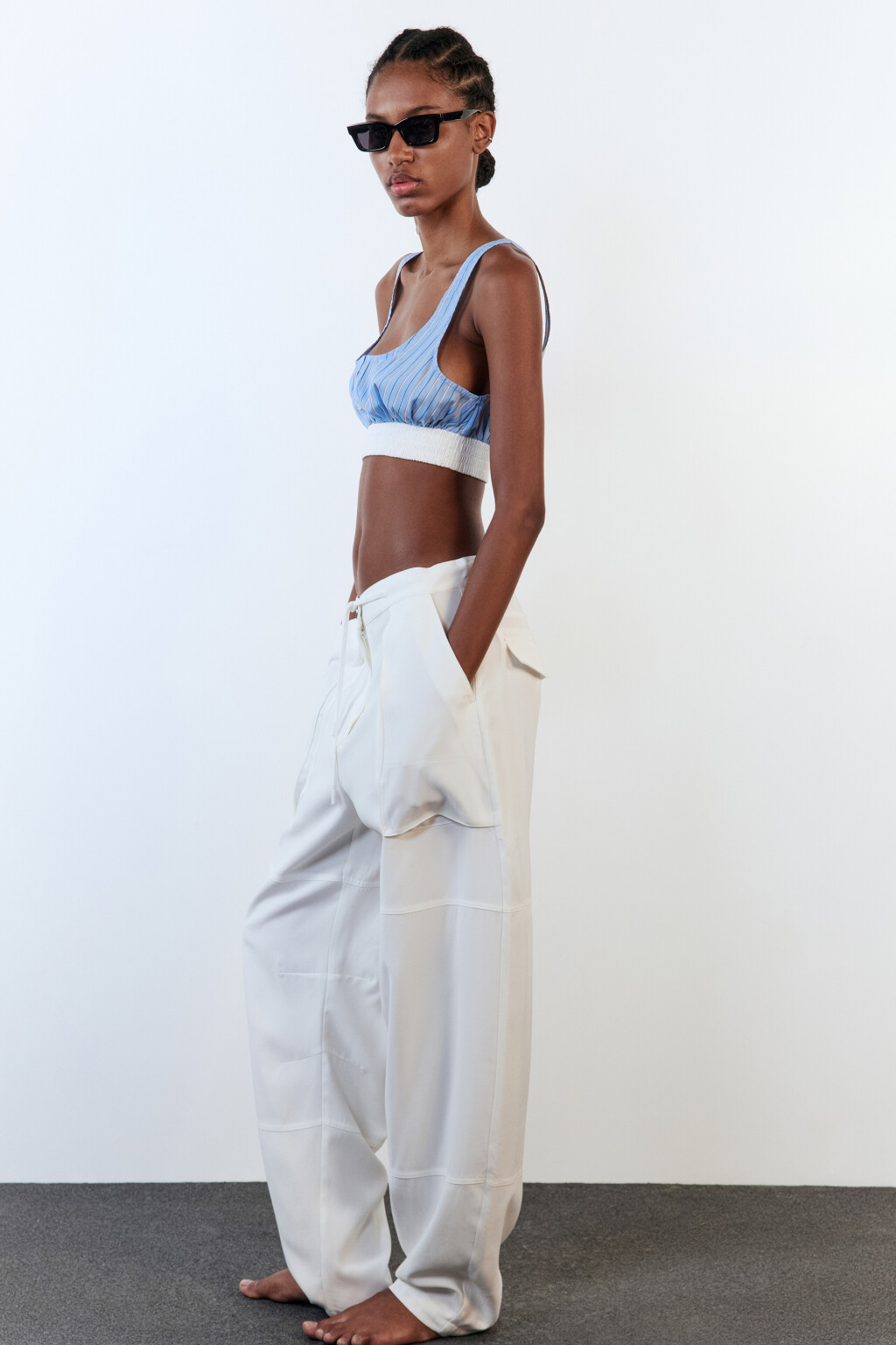 Брюки-карго вискозные с накладными карманами - цвет белый - 1