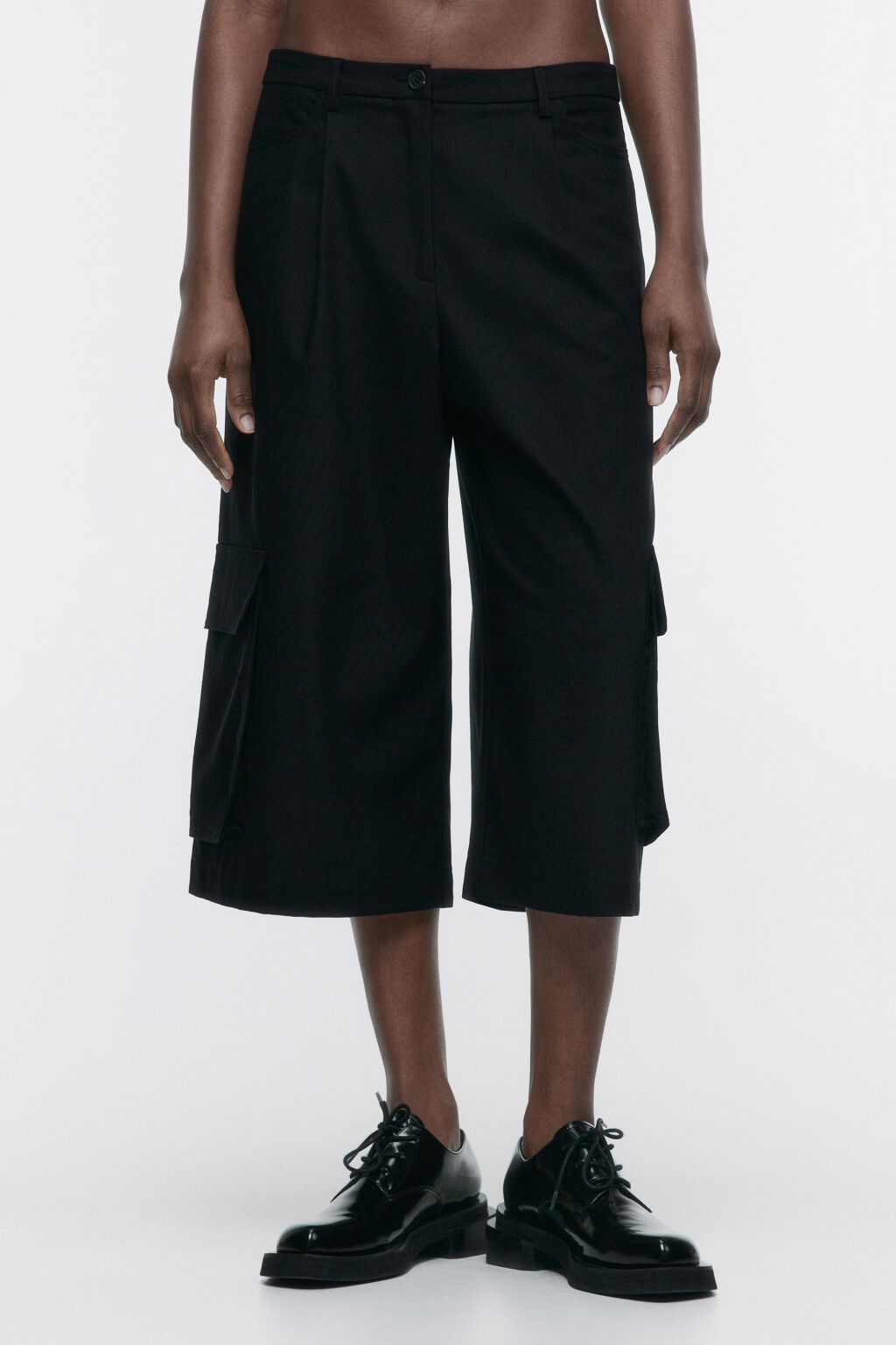 Брюки-кюлоты широкие льняные с карманами - цвет черный - 2
