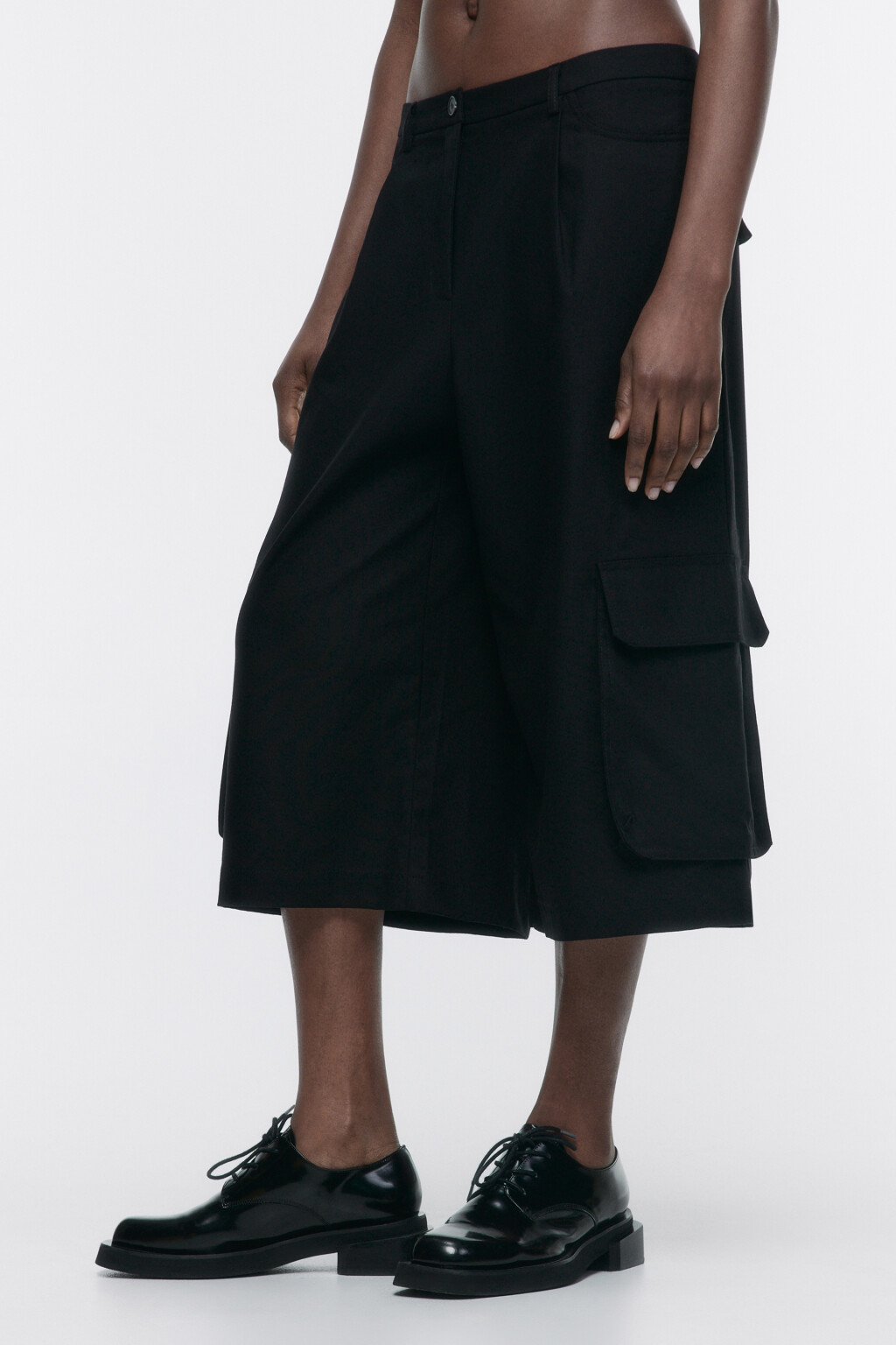 Брюки-кюлоты широкие льняные с карманами - цвет черный - 3