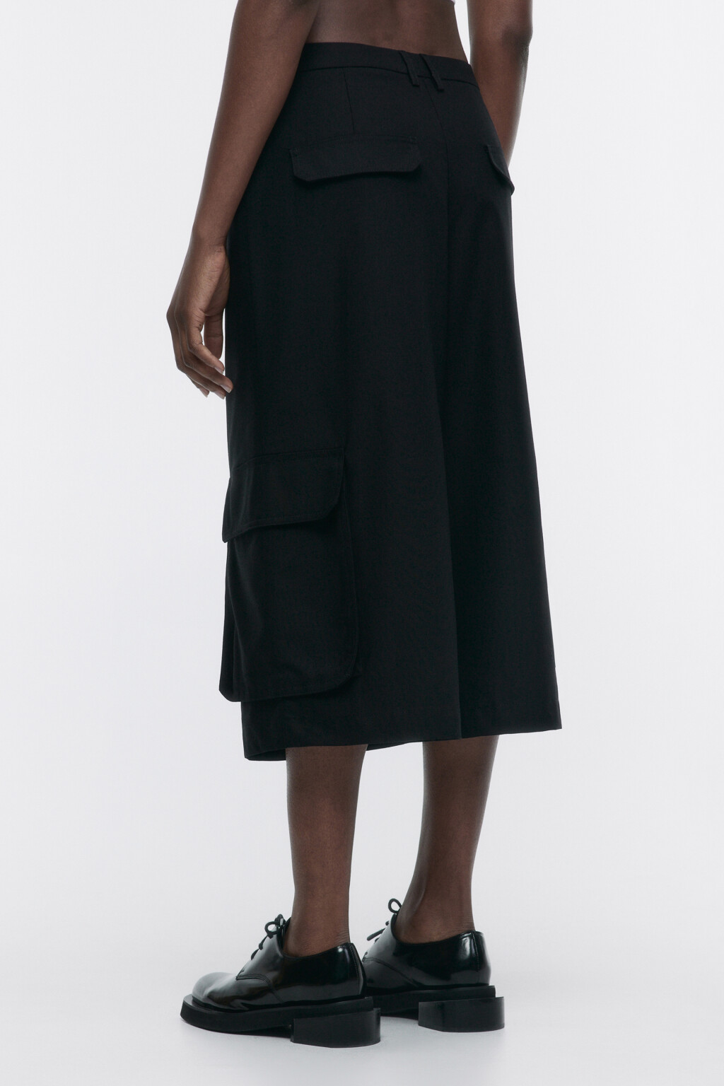 Брюки-кюлоты широкие льняные с карманами - цвет черный - 4