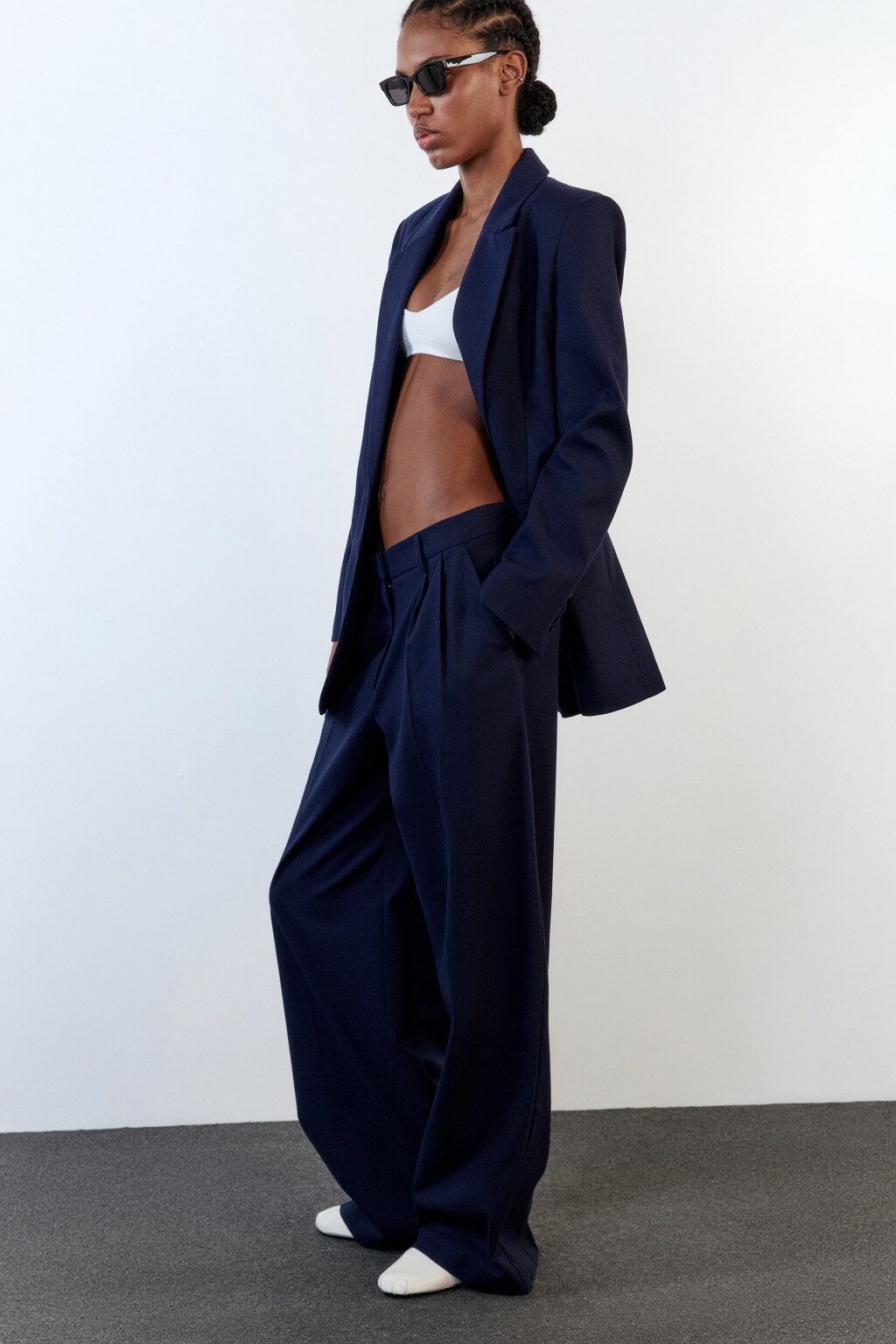 Брюки широкие костюмные из льняной ткани - цвет синий - 1