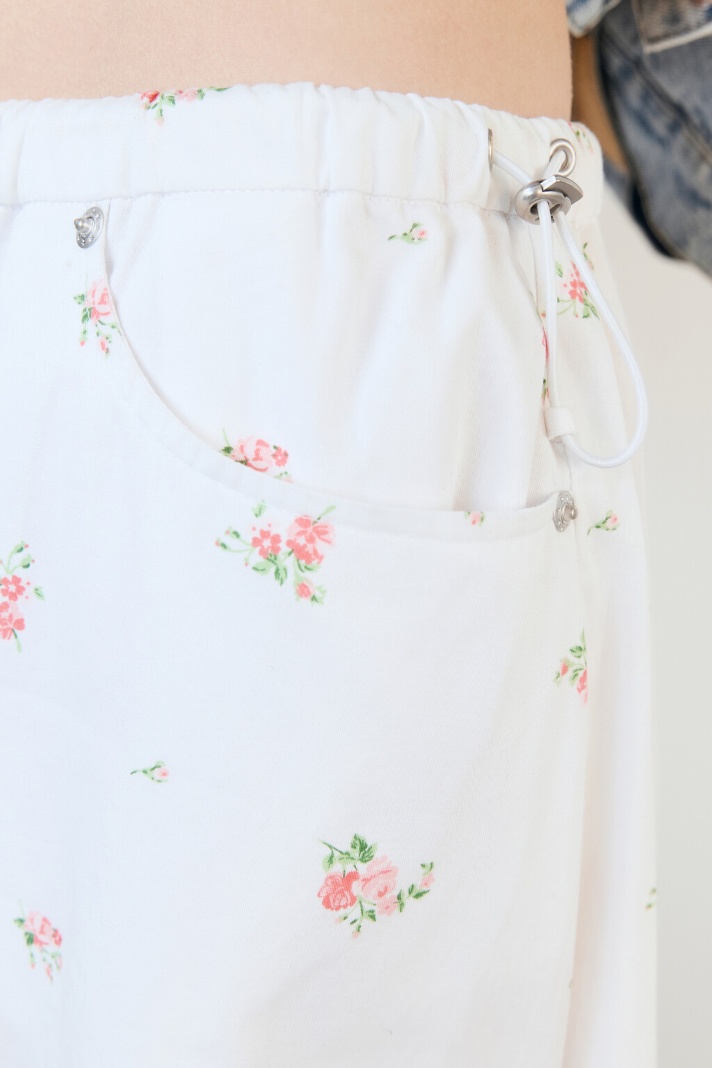 Брюки-парашюты широкие хлопковые с принтом - цвет белый - 8