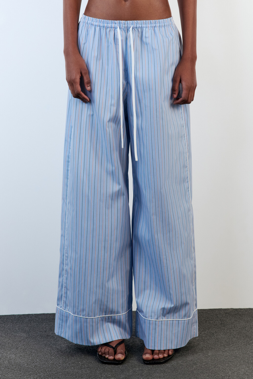 Брюки широкие в полоску в пижамном стиле - цвет голубой - 3