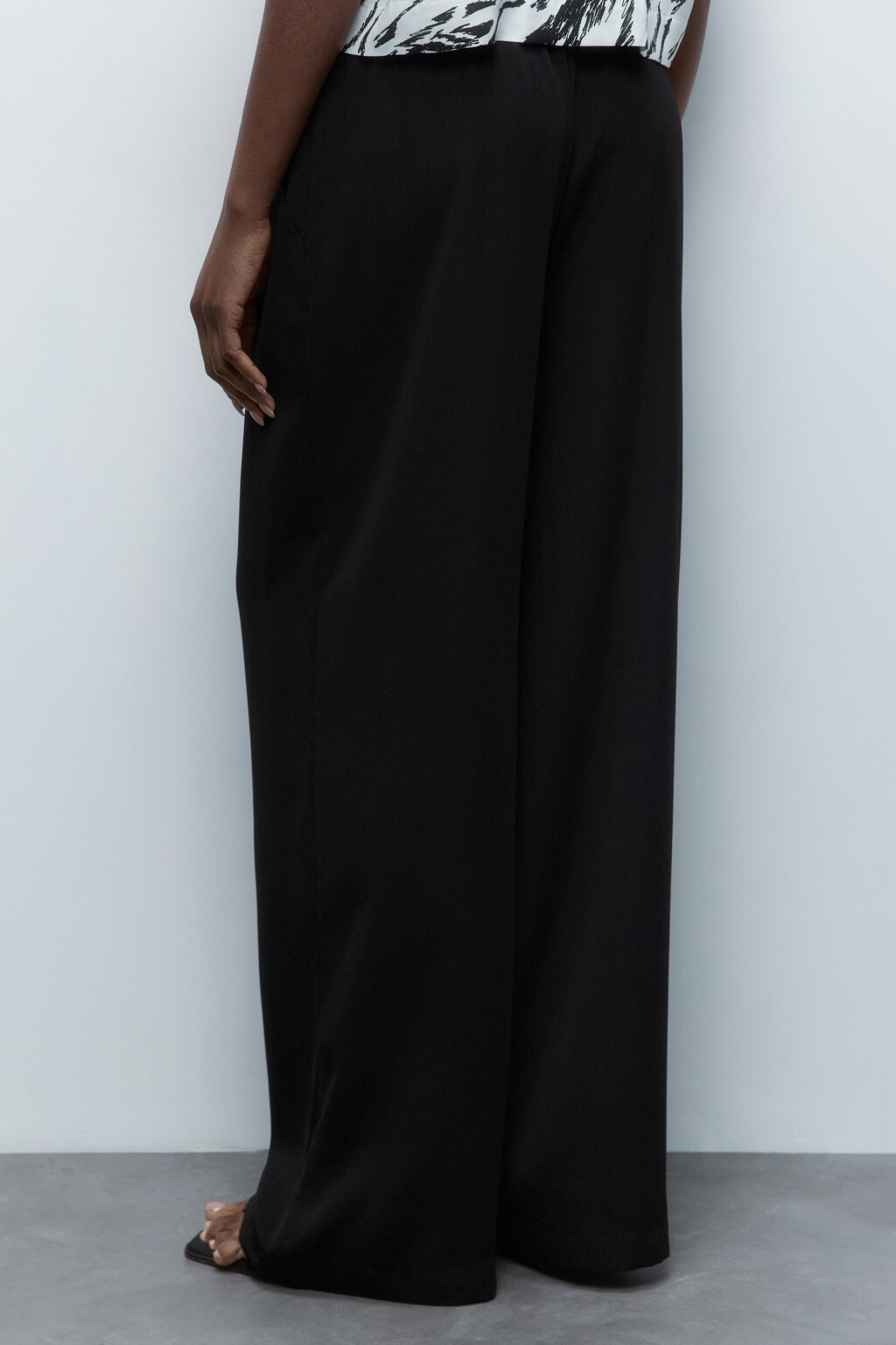 Брюки-палаццо широкие с завязками на поясе - цвет черный - 4