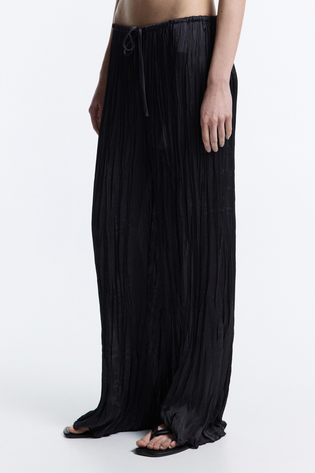 Брюки прямые из жатой атласной ткани - цвет серый - 3