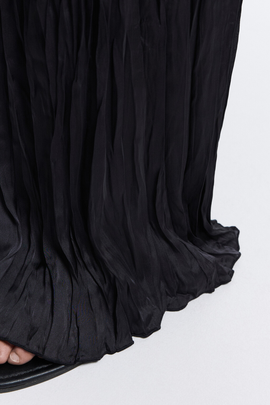 Брюки прямые из жатой атласной ткани - цвет серый - 7