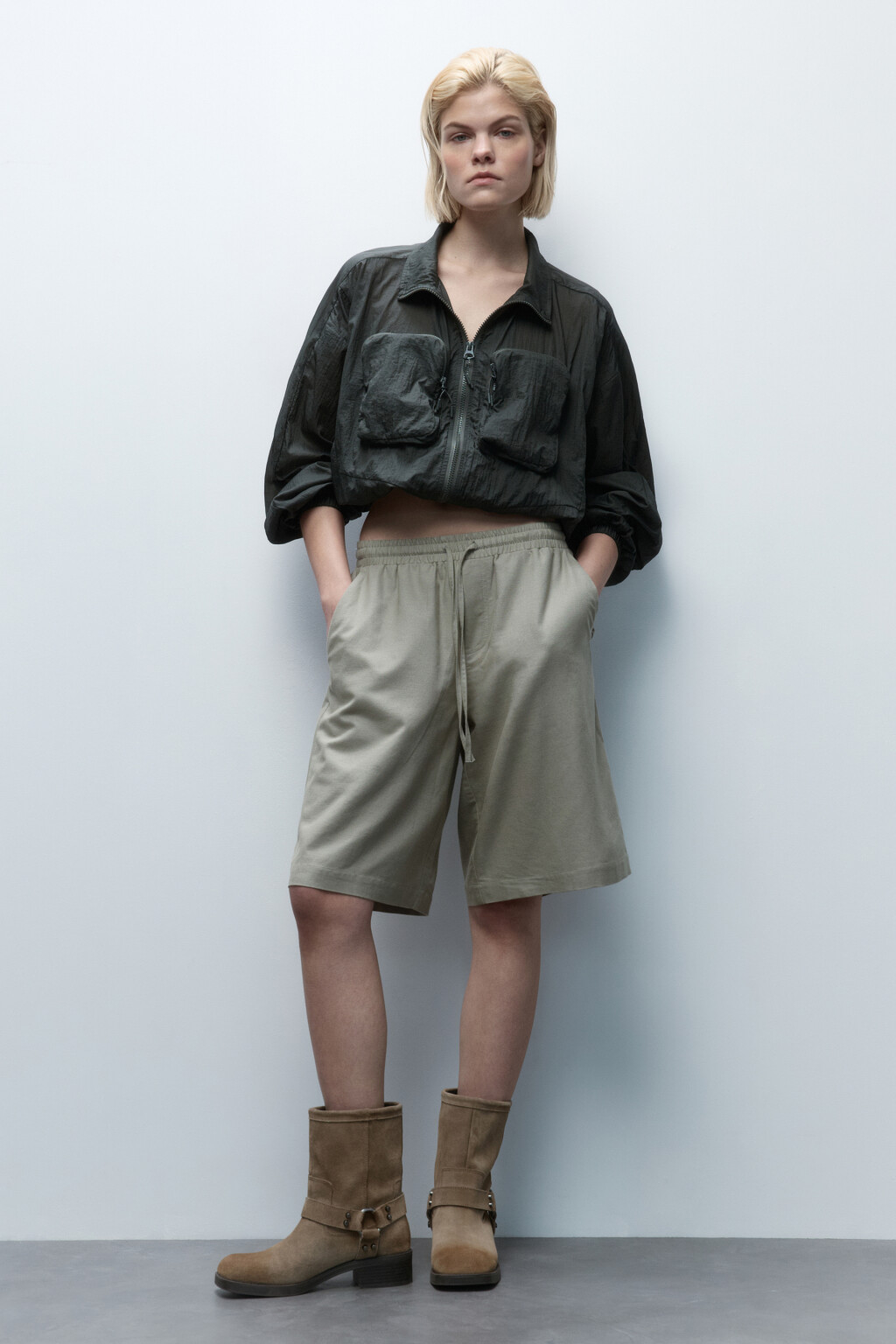 Шорты-бермуды льняные с поясом на завязках - цвет зеленый - 5