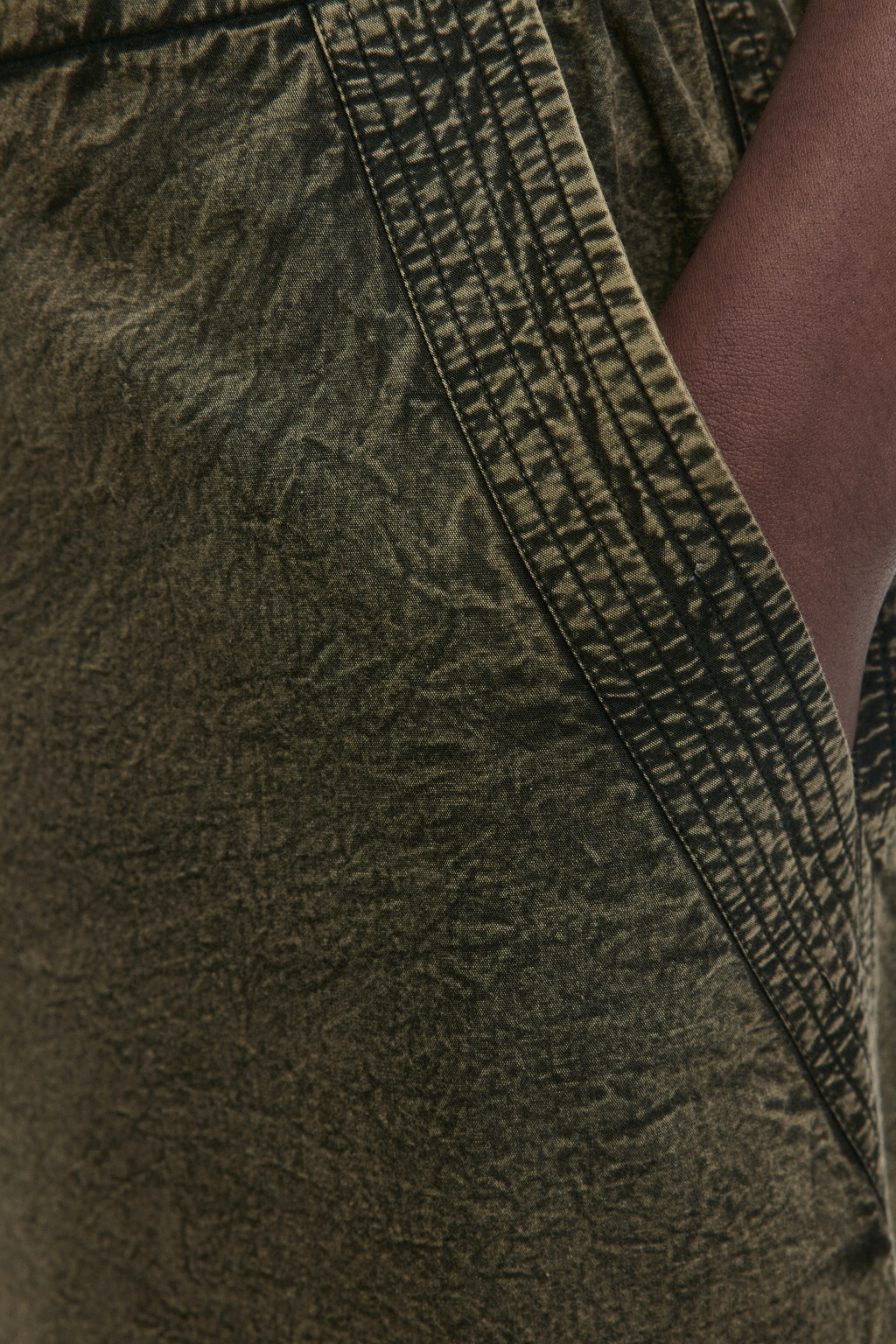 Шорты-бриджи с вареным эффектом - цвет зеленый - 7