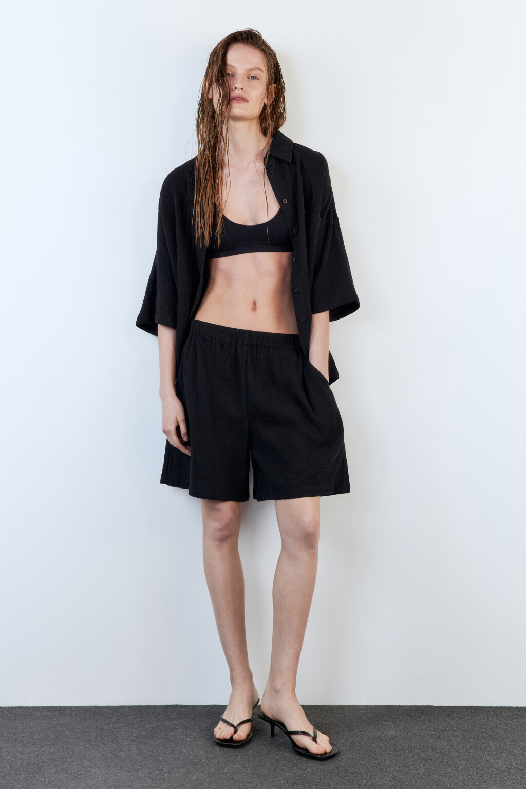 Шорты короткие хлопковые с поясом-резинкой - цвет черный - 5