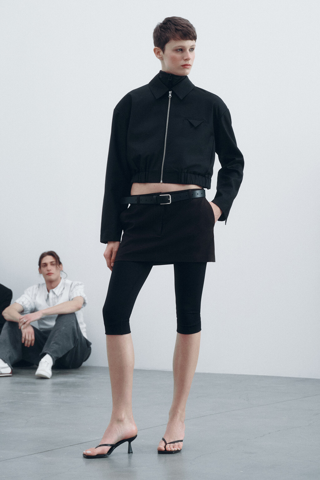 Юбка мини прямая в полоску - цвет черный - 8