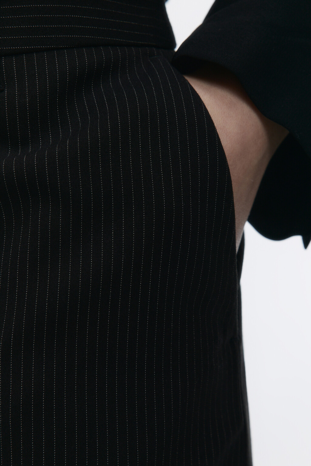 Юбка мини прямая в полоску - цвет черный - 7