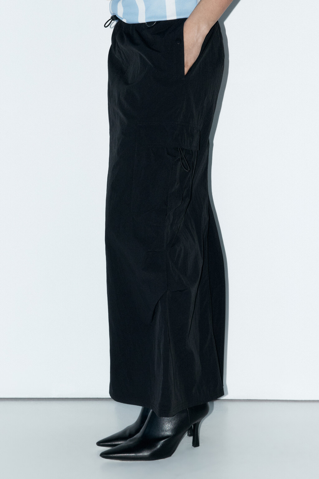 Юбка-парашют макси с карманами карго - цвет черный - 5