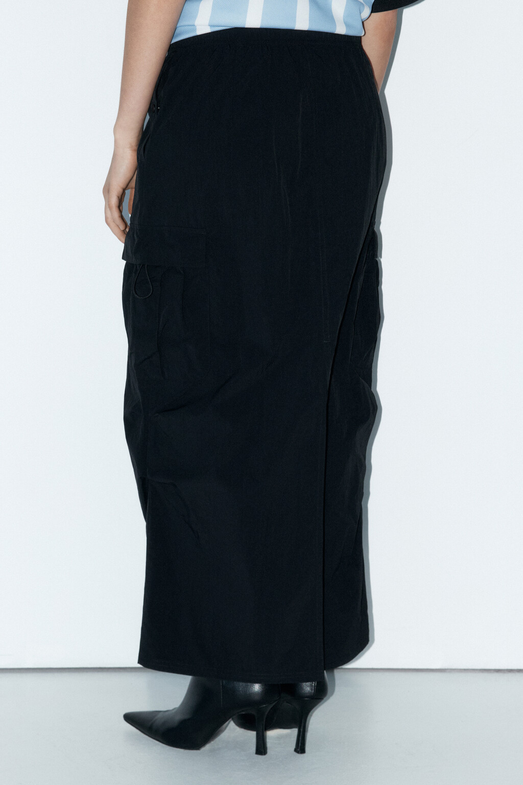 Юбка-парашют макси с карманами карго - цвет черный - 6