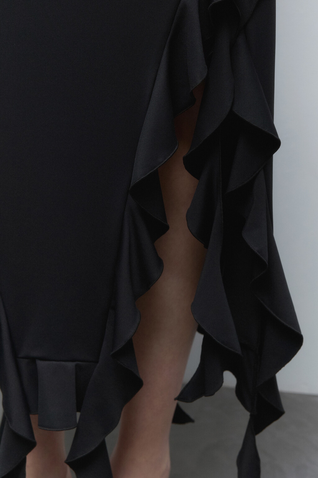 Юбка миди с асимметричными воланами - цвет черный - 7