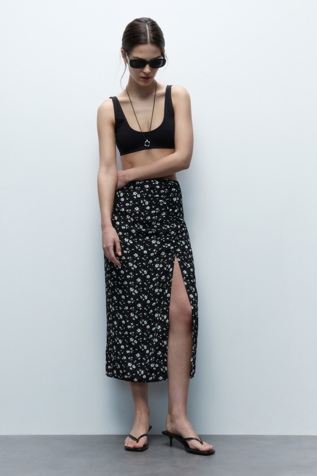 Юбка миди вискозная с разрезом - цвет черный - 5