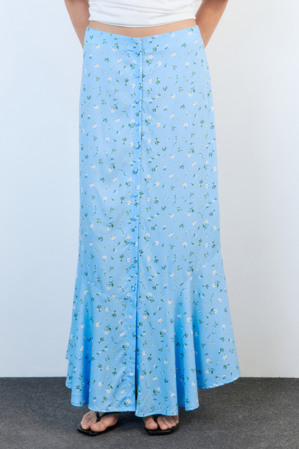 Юбка миди вискозная с пуговицами и воланами - цвет голубой - 2