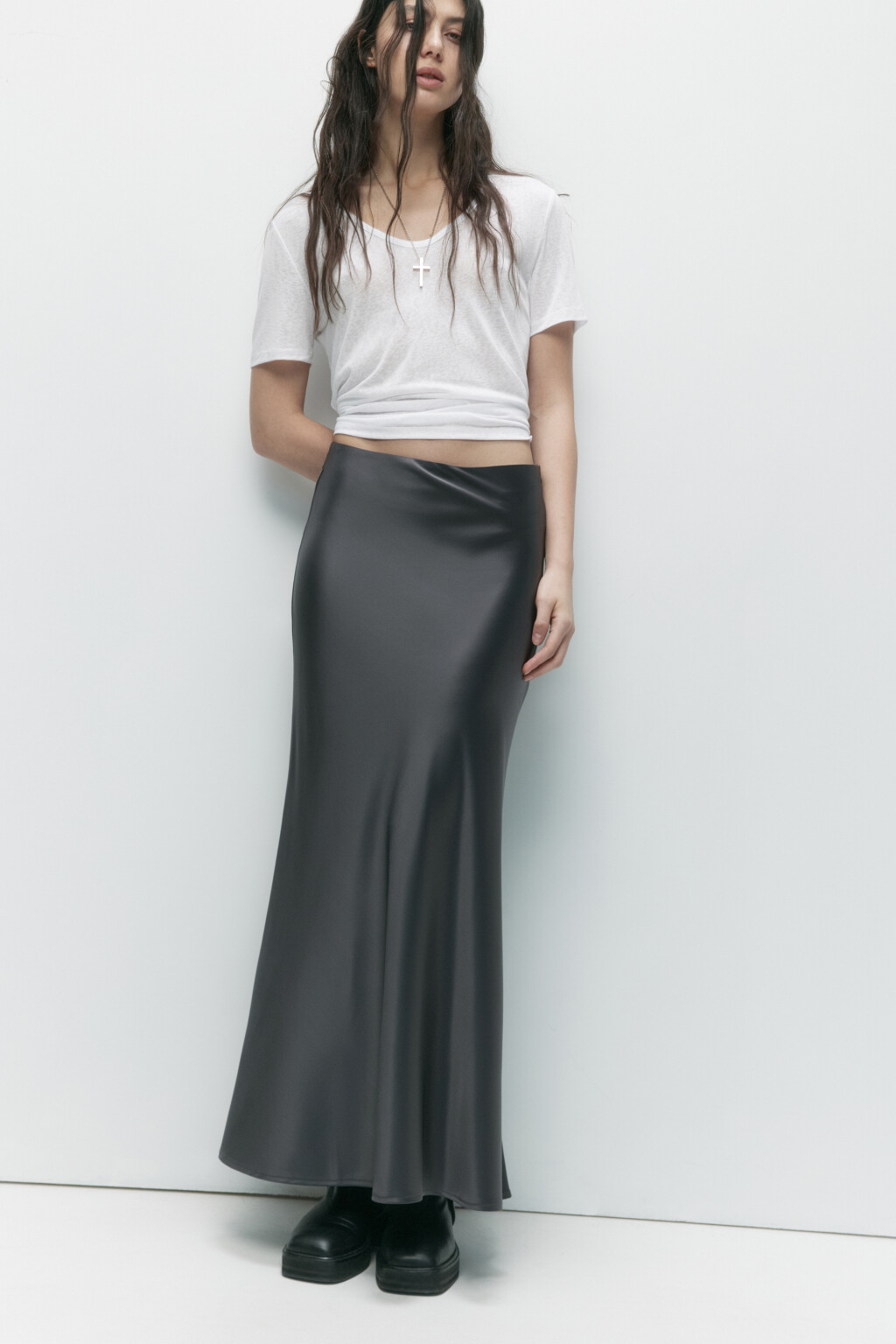 Юбка-трапеция макси атласная - цвет серый - 1